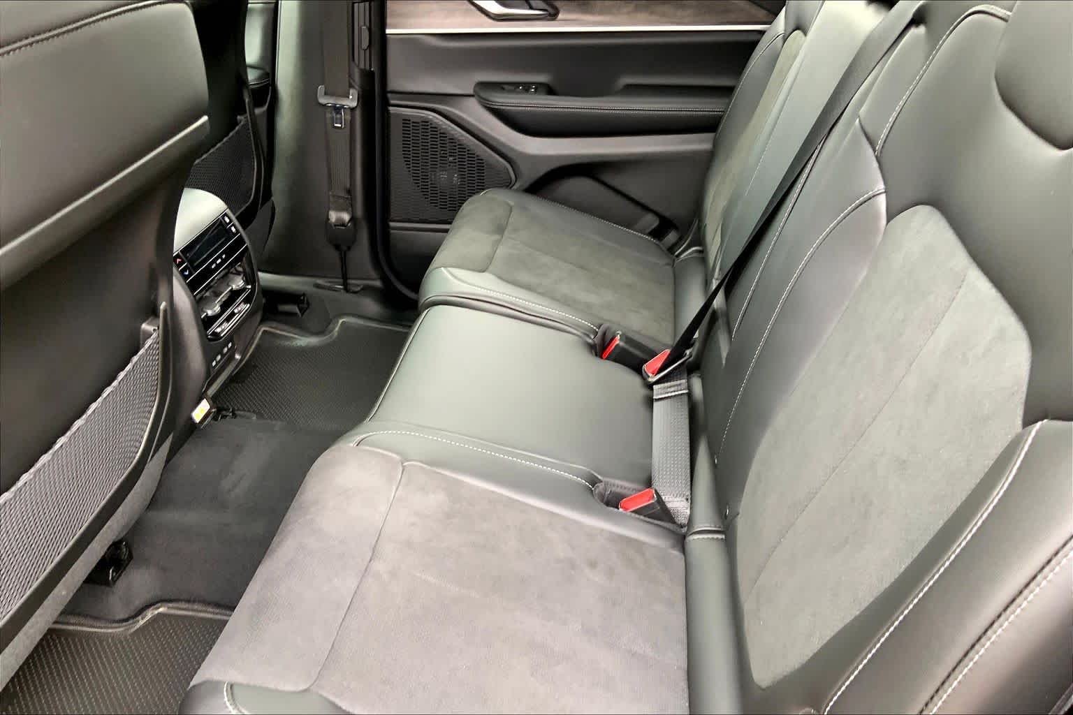 New 2026 Velvet Red Pearlcoat Jeep Laredo Altitude image 20