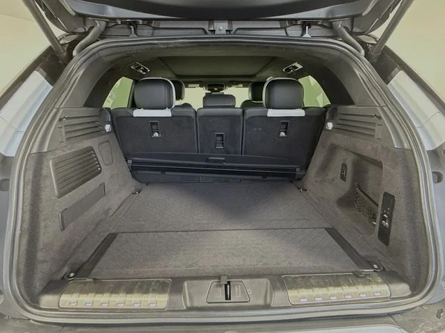 Certified Used 2024 White Land Rover Autobiography image 28