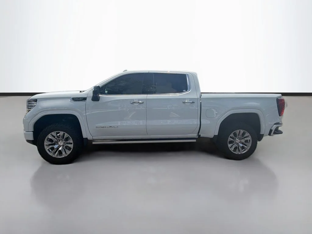 Used 2023 White GMC Denali image 8