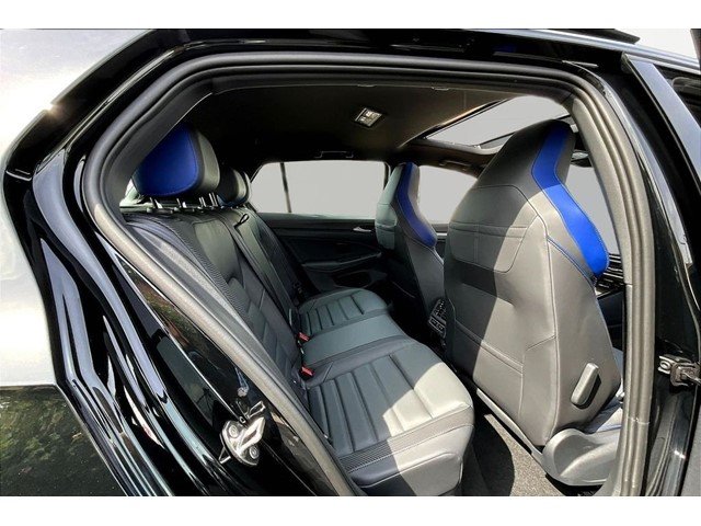 New 2026 Mythos Black Metallic Volkswagen 2.0T image 24