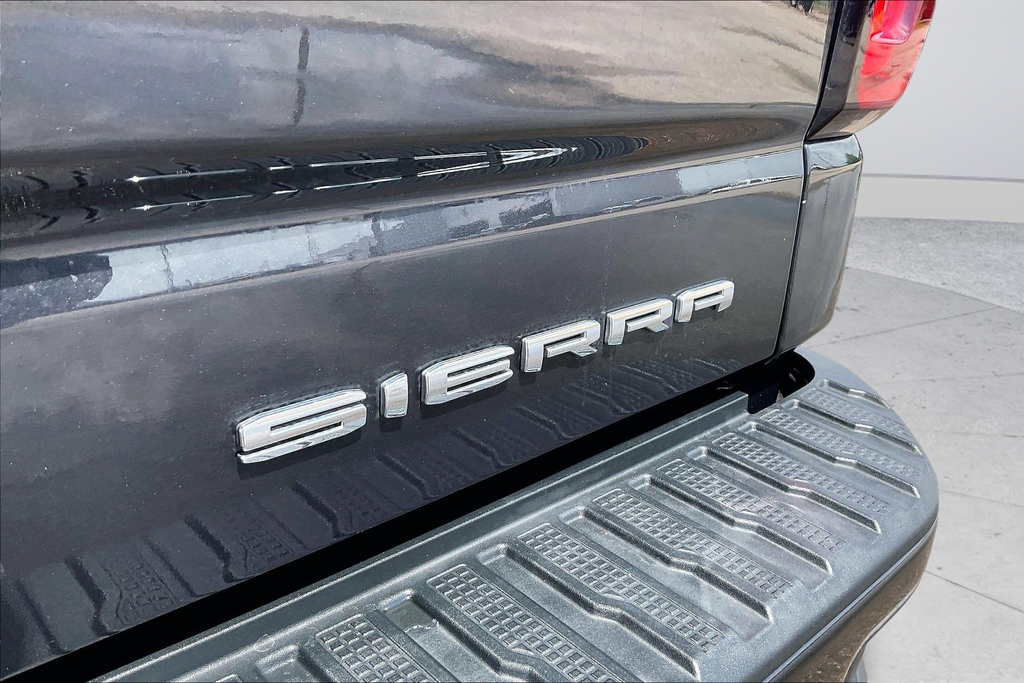 Used 2020 Black GMC Denali image 32