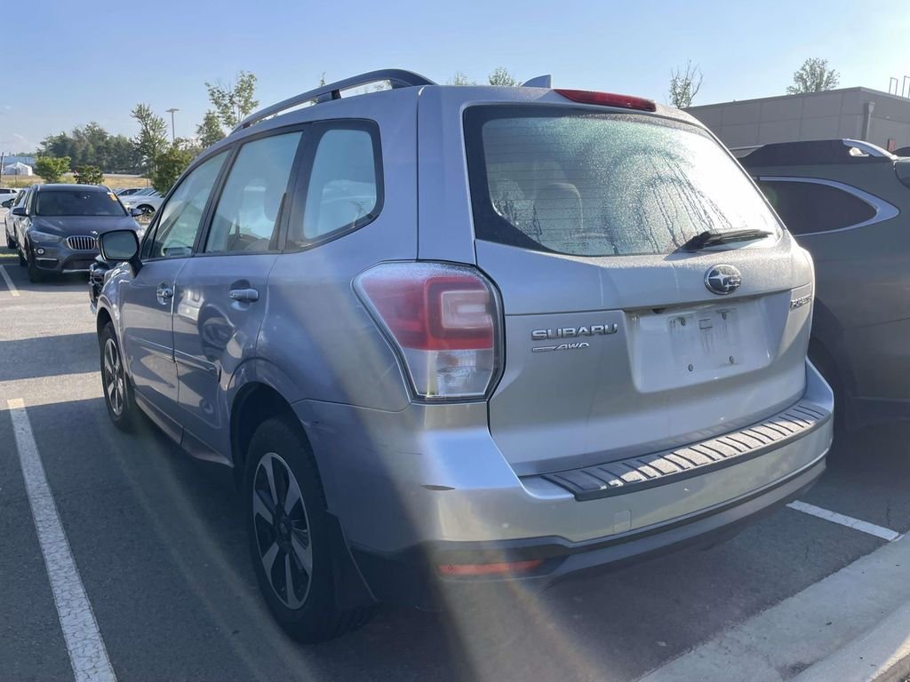 Used 2018 Ice Silver Metallic Subaru 2.5i (CVT) image 3