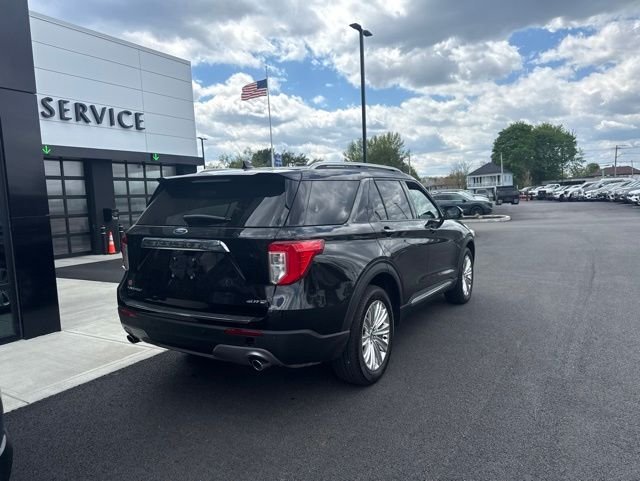 Used 2024 Black Ford Limited image 3