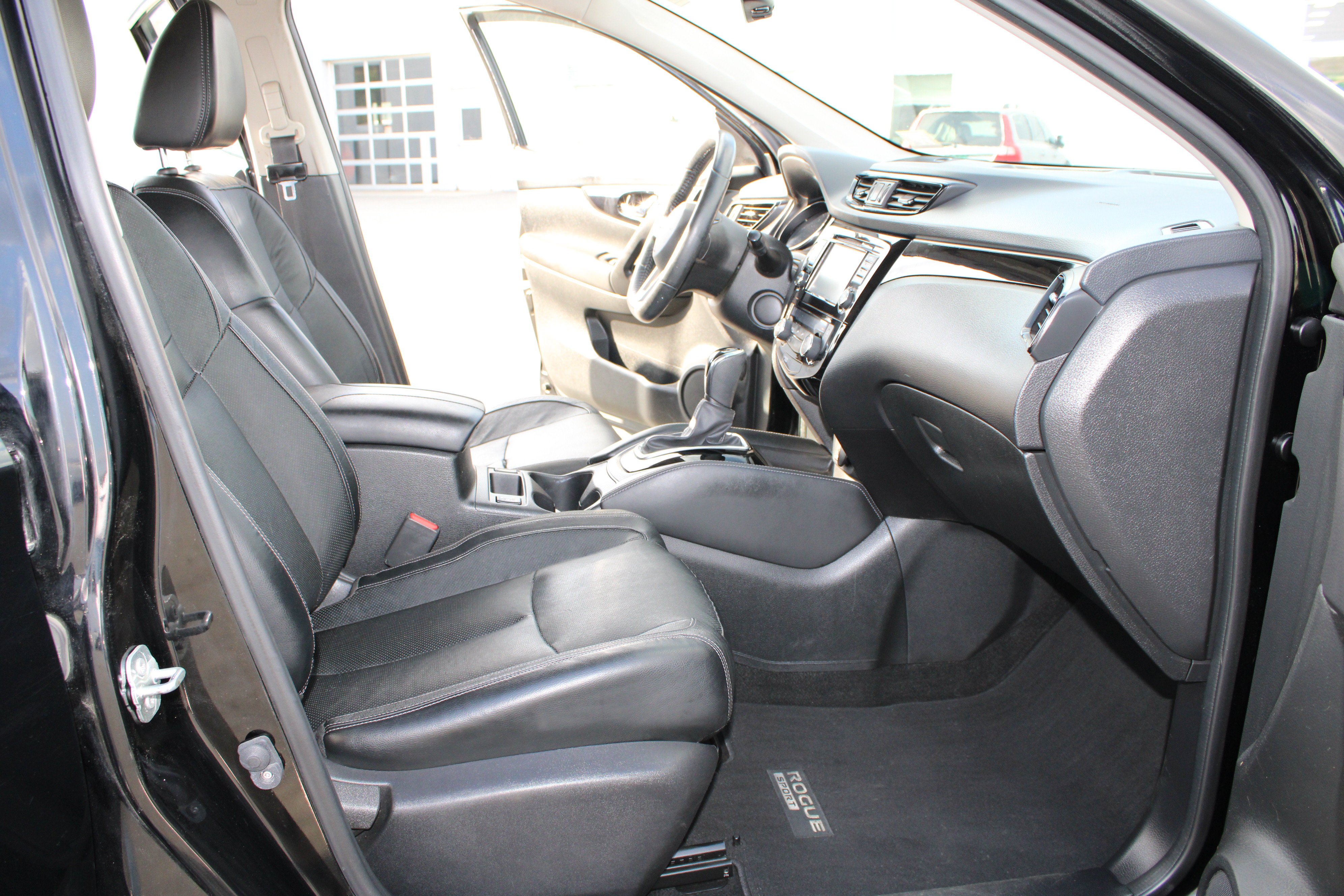 Used 2017 Magnetic Black Nissan SL image 16