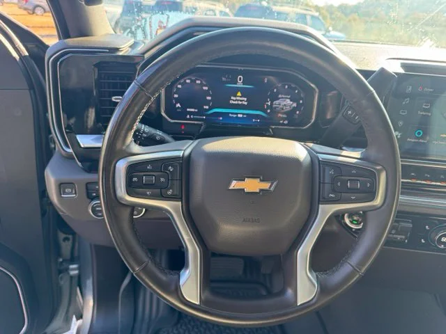 Used 2023 Gray Chevrolet LT image 17