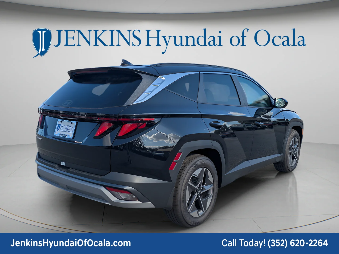 Used 2026 Phantom Black Hyundai SEL image 3