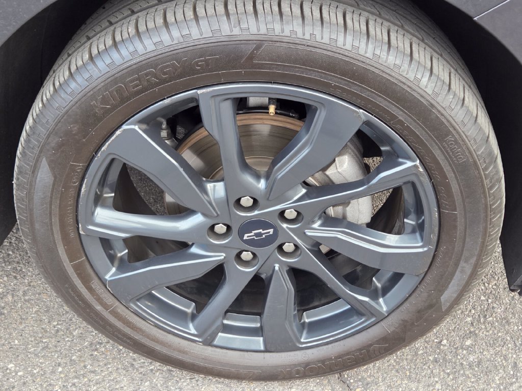 Used 2022 Gray Chevrolet RS image 9