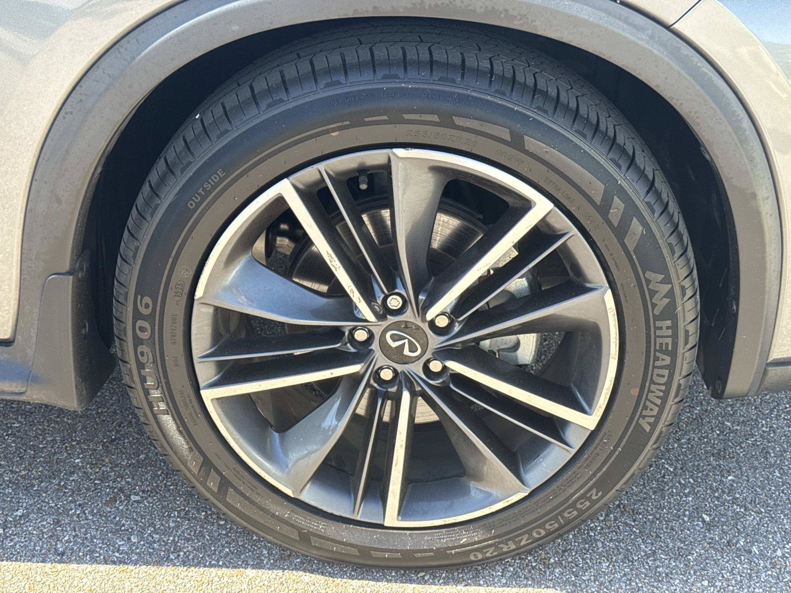 Used 2023 Gray INFINITI LUXE image 4