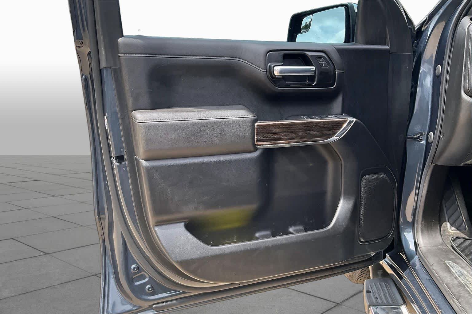 Used 2021 Shadow Gray Metallic Chevrolet LT image 22