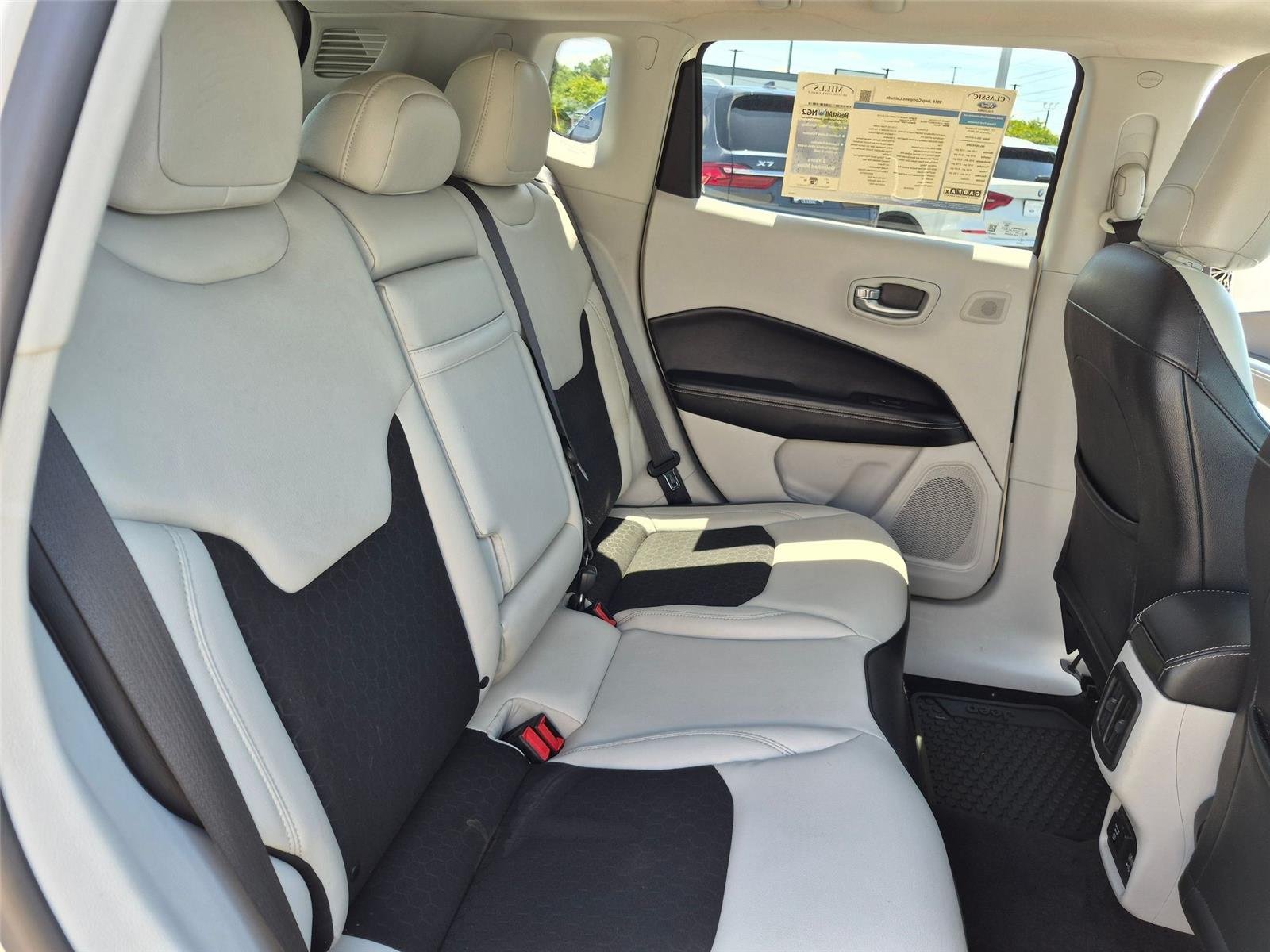 Used 2018 White Clearcoat Jeep Latitude image 30