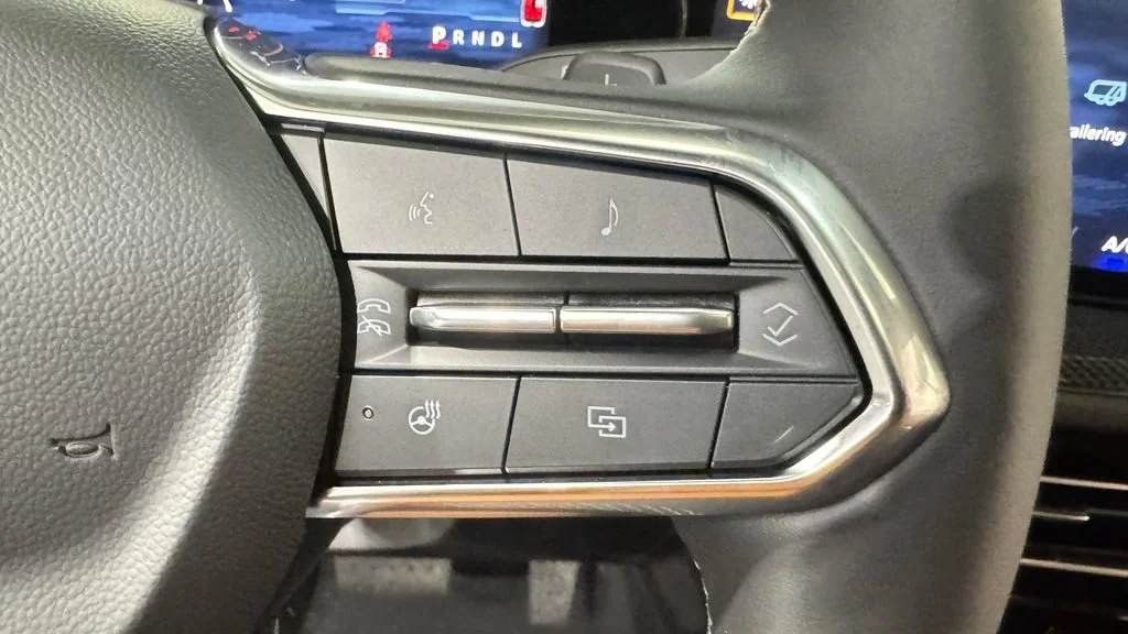 2027 Chevrolet Traverse Z71 - Photo 18