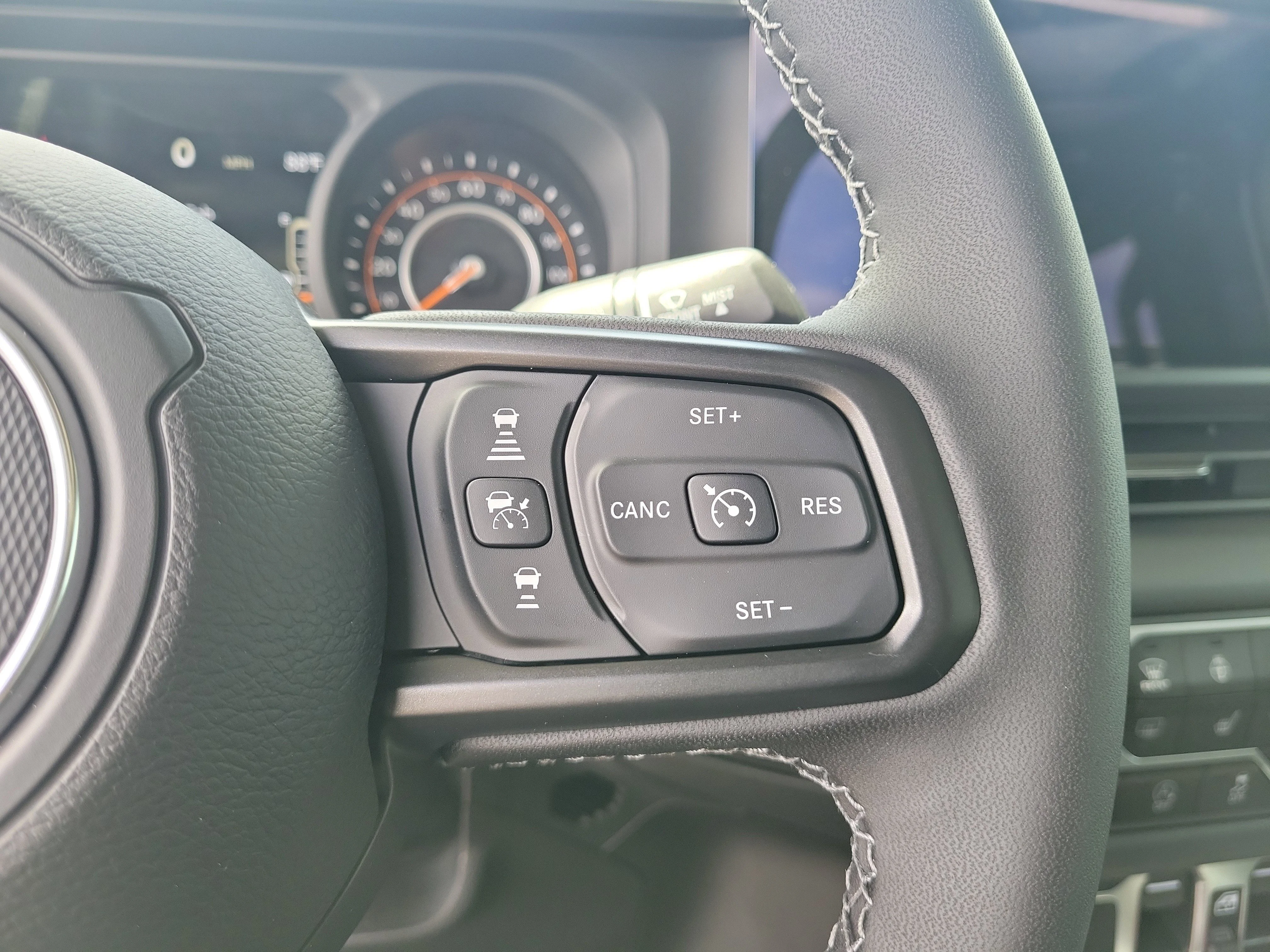 New 2026 Bright White Clearcoat Jeep Mojave X image 15