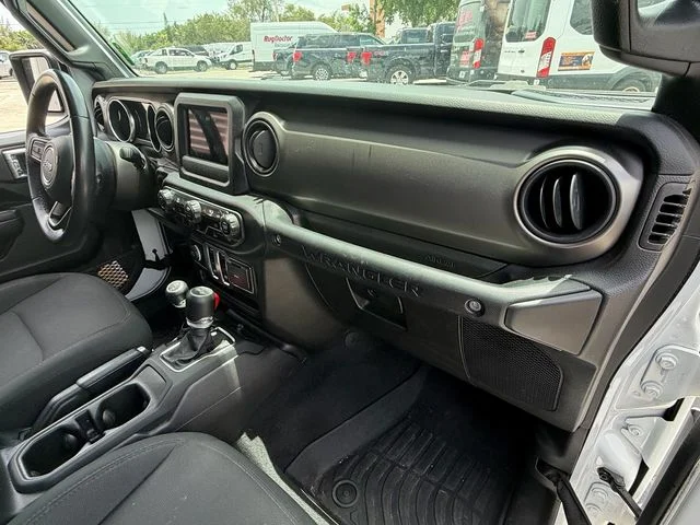 Used 2022 Bright White Clearcoat Jeep Sport S image 15