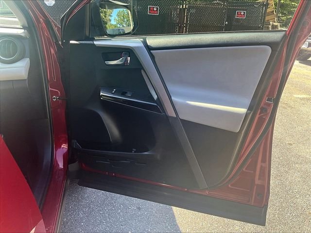 Used 2018 Pearl Toyota Limited image 20