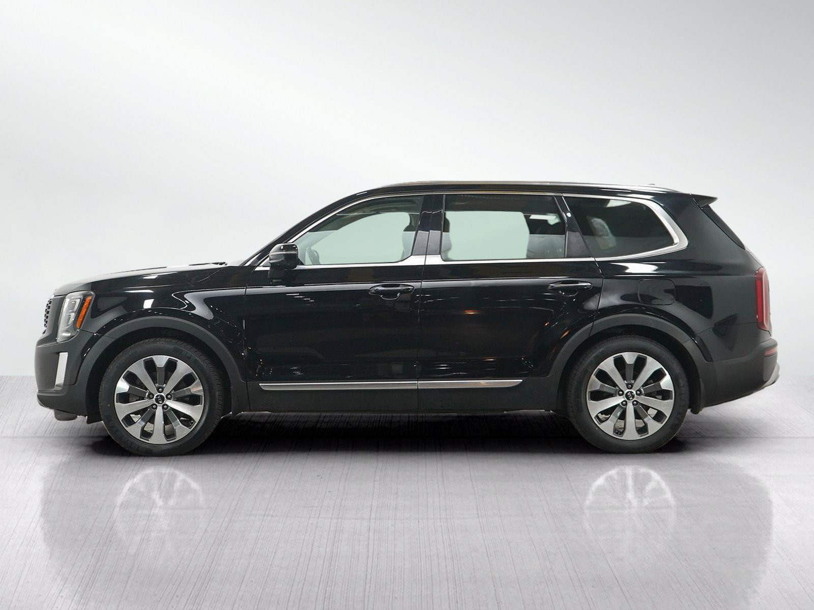 Used 2020 Kia Telluride SX with VIN 5XYP5DHC0LG051471 for sale in Minneapolis, Minnesota