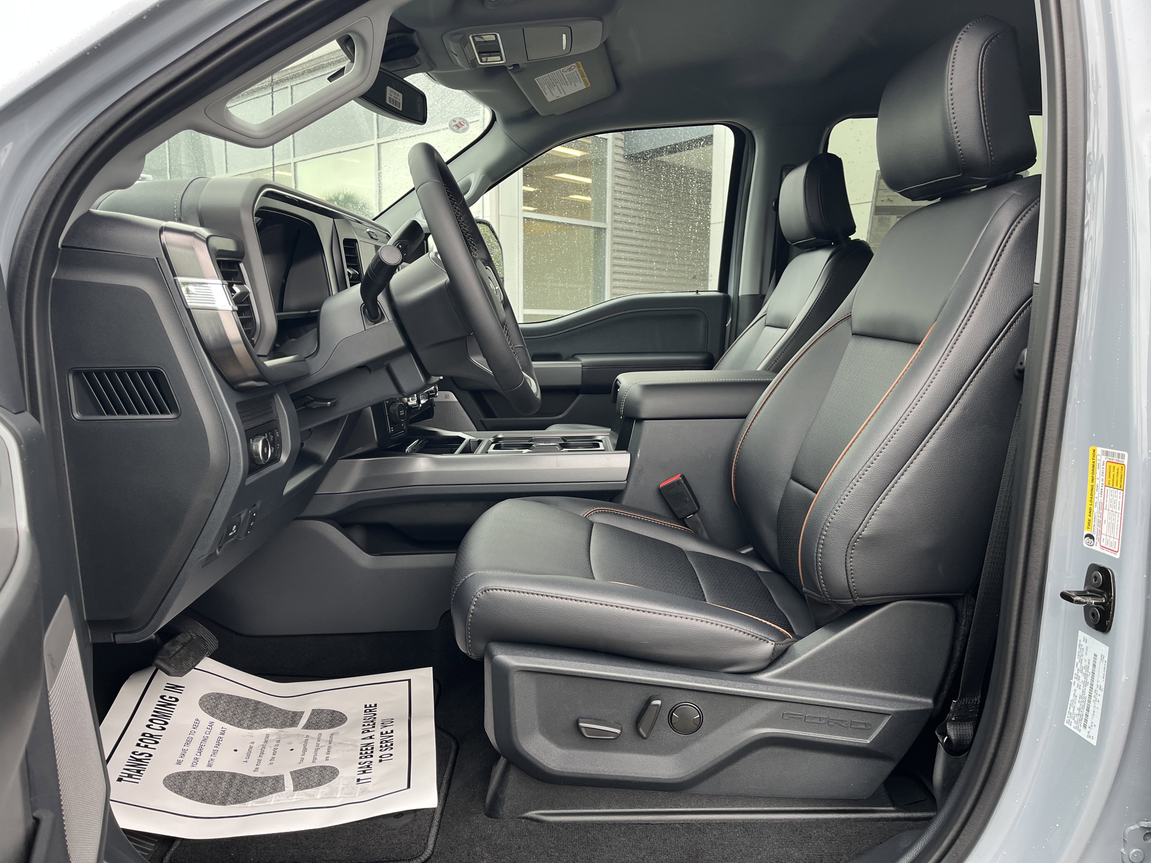 New 2026 Glacier Gray Metallic Tri-Coat Ford F-250® Lariat® image 15