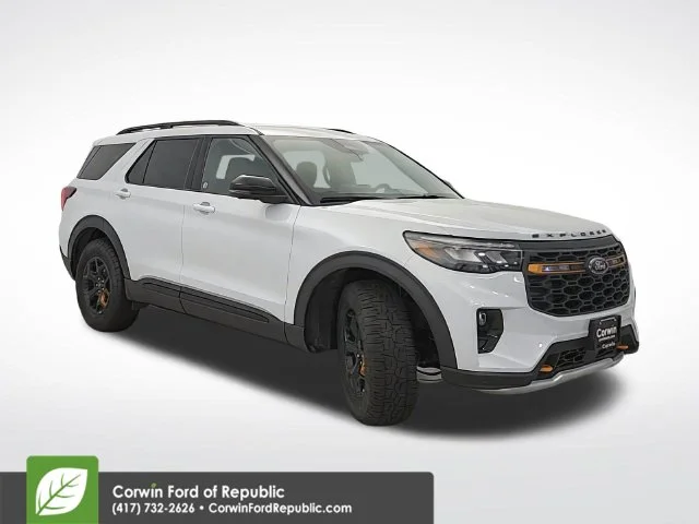New 2026 Space White Metallic Ford Tremor® image 41