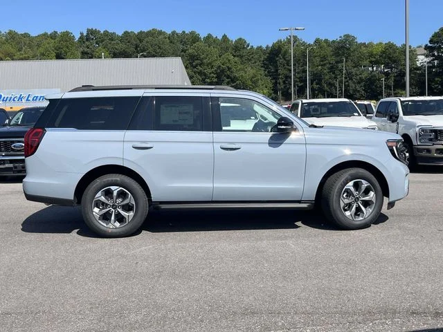 New 2027 Glacier Gray Metallic Tri-Coat Ford Active image 2