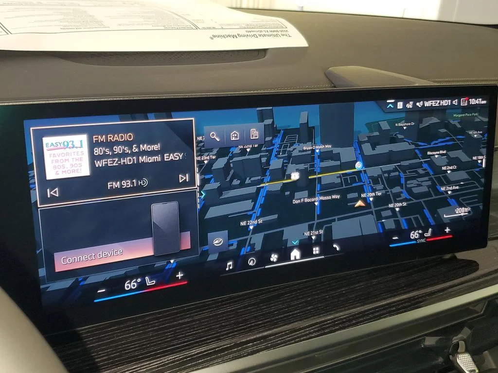 Used 2026 Skyscraper Grey Metallic BMW sDrive40i image 21