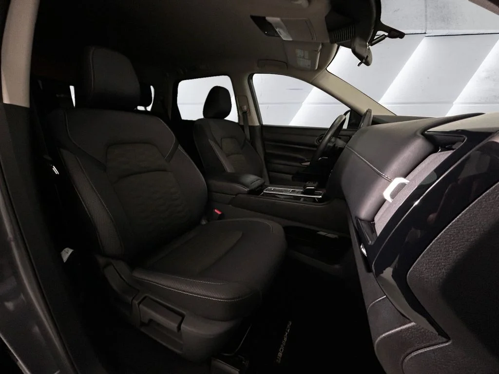 Used 2025 Gray Nissan SV image 14