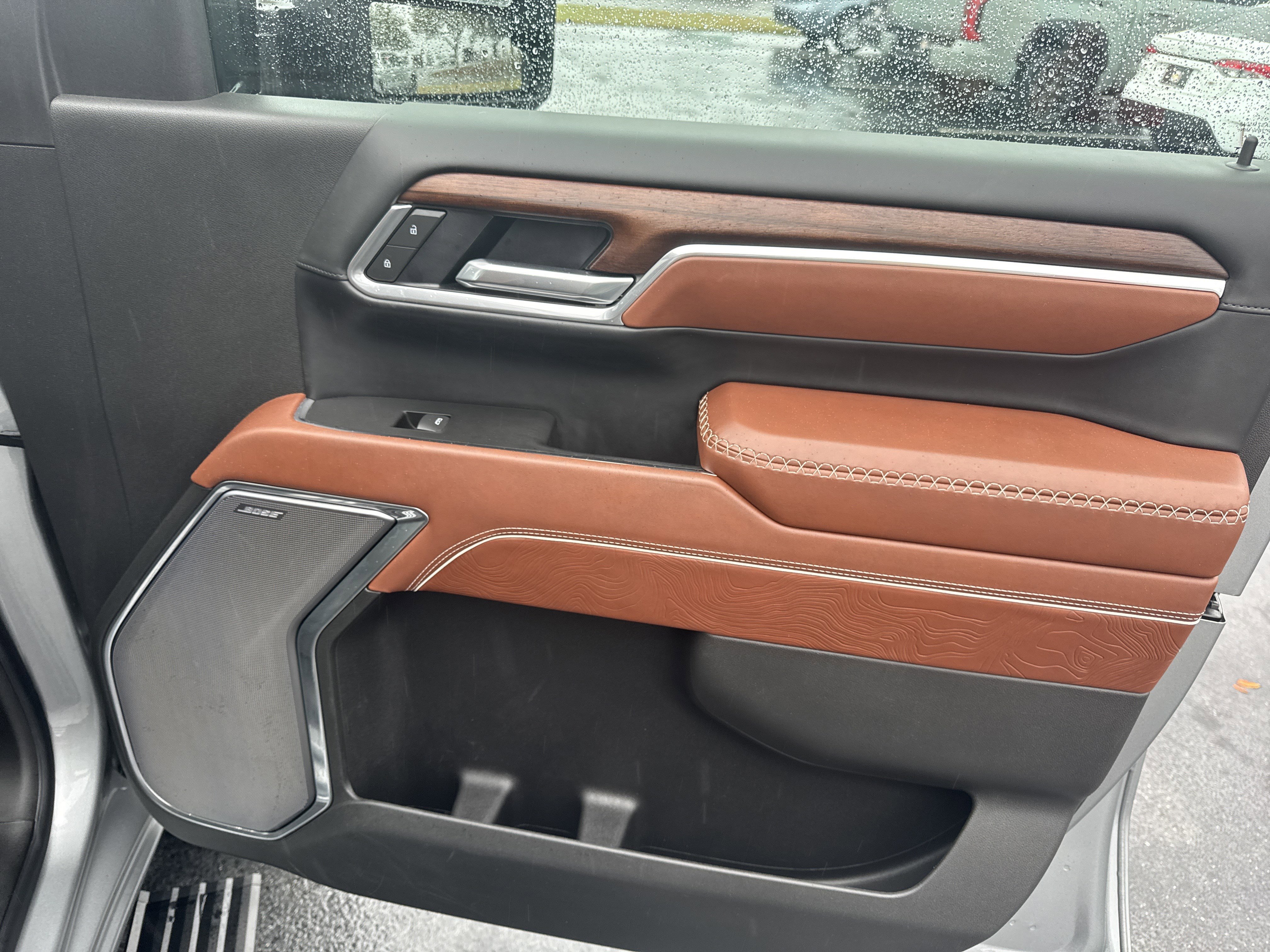 Used 2025 Sterling Metallic GMC Denali Ultimate image 40