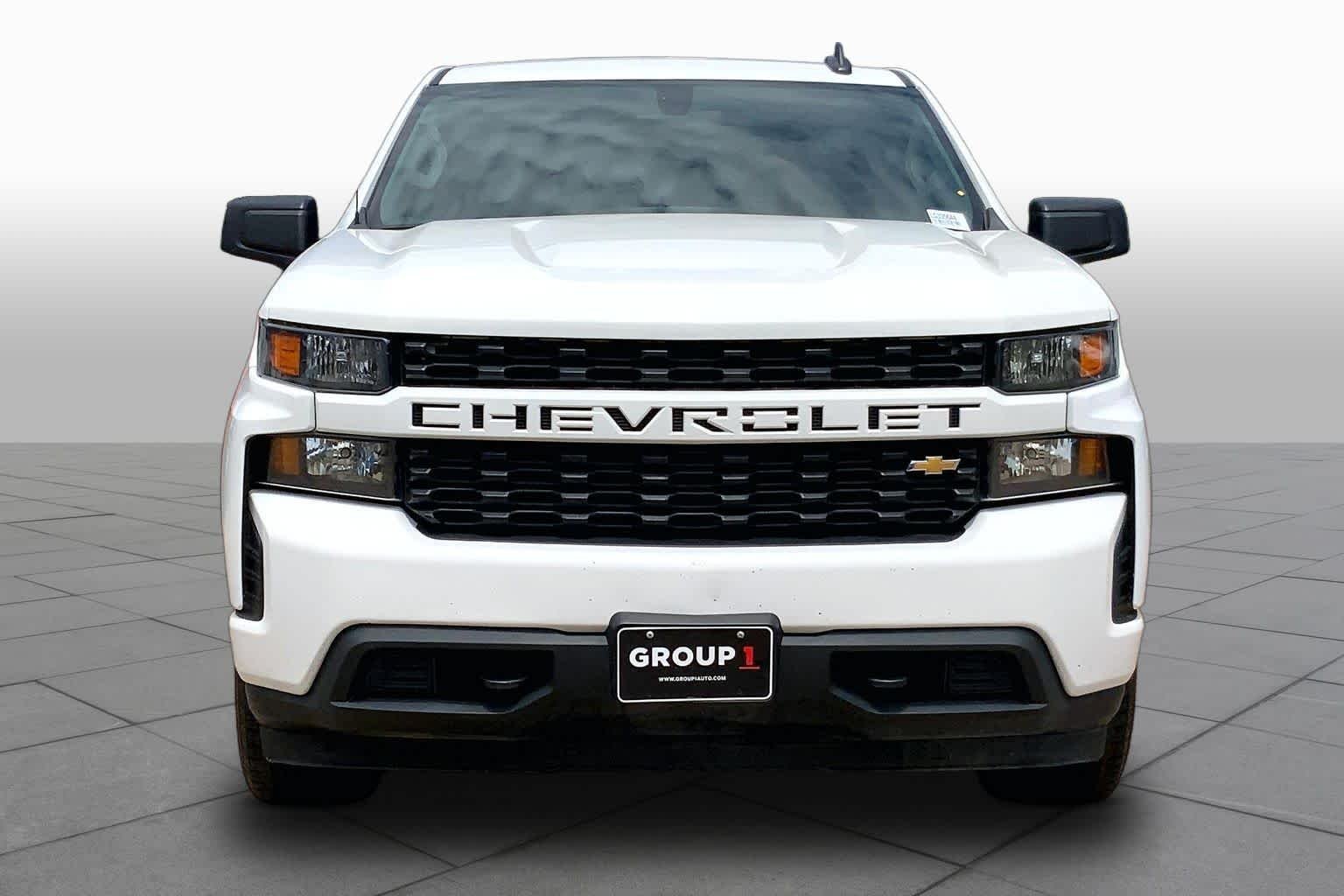Used 2020 Summit White Chevrolet Custom image 3