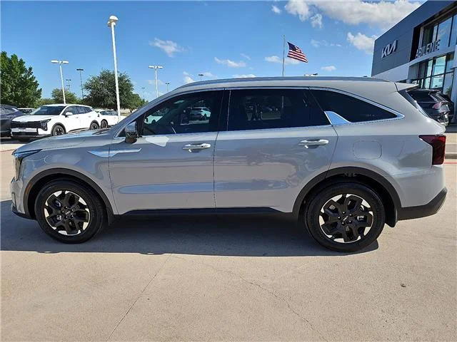 Used 2025 Wolf Gray KIA S Front-Wheel Drive image 2