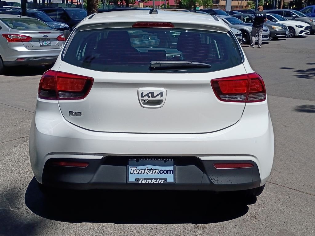 Used 2022 Clear White Kia S image 5