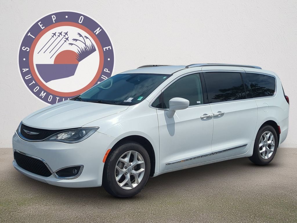 Used 2020 White Chrysler Touring L image 1