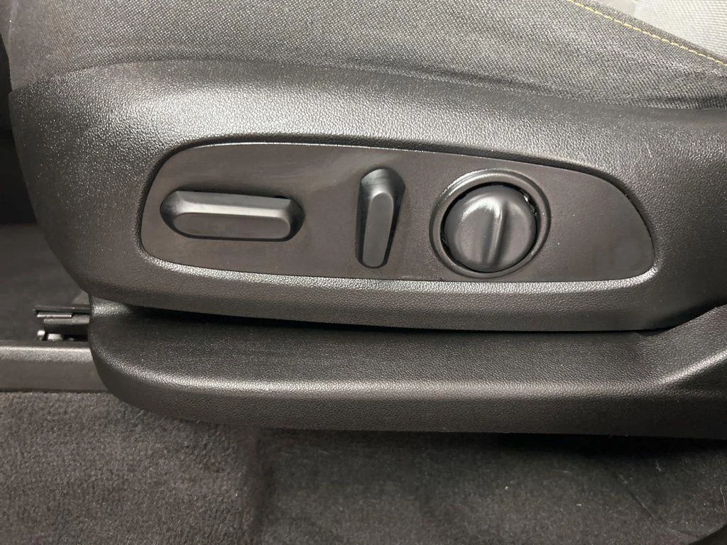 Used 2019 Silver Ice Metallic Chevrolet LT image 16