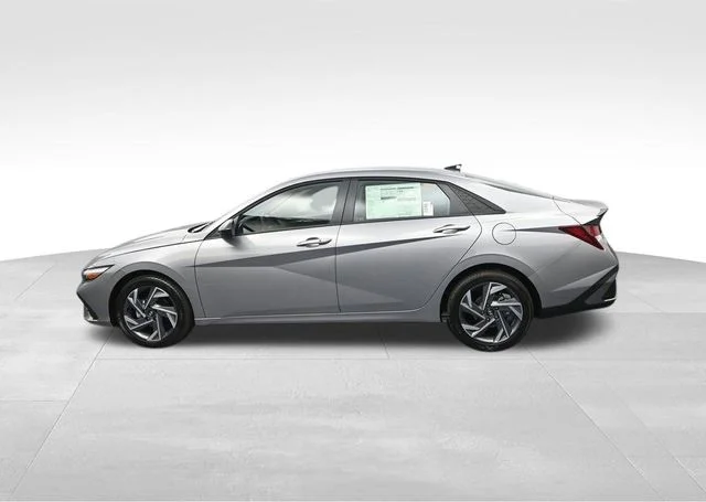 Used 2025 Silver Hyundai SEL Sport image 6