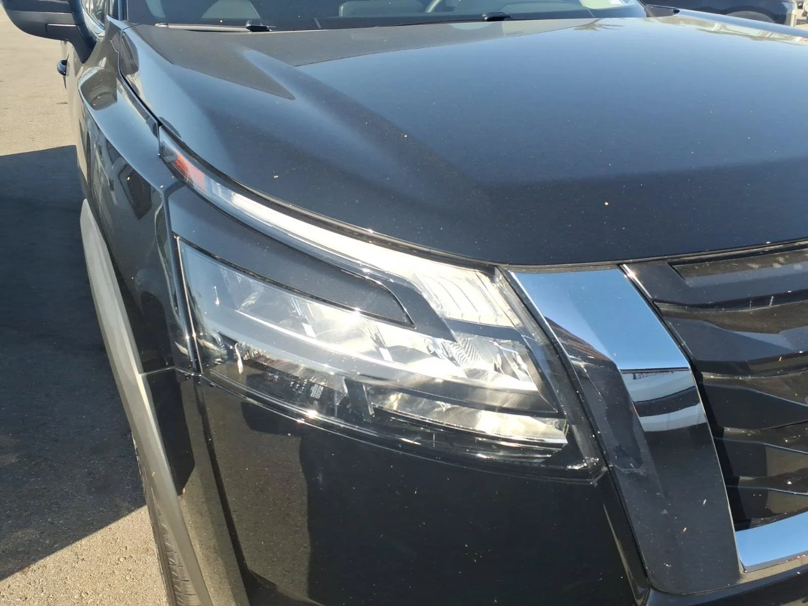 Certified Used 2025 Super Black Nissan S image 5