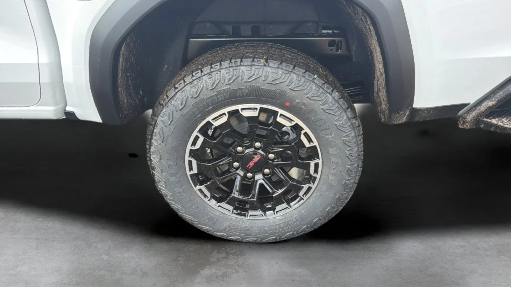 New 2026 Summit White GMC AT4 image 20