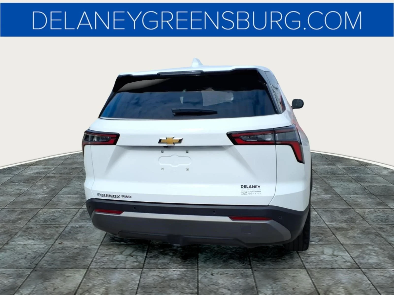 Used 2025 Summit White Chevrolet LT image 4