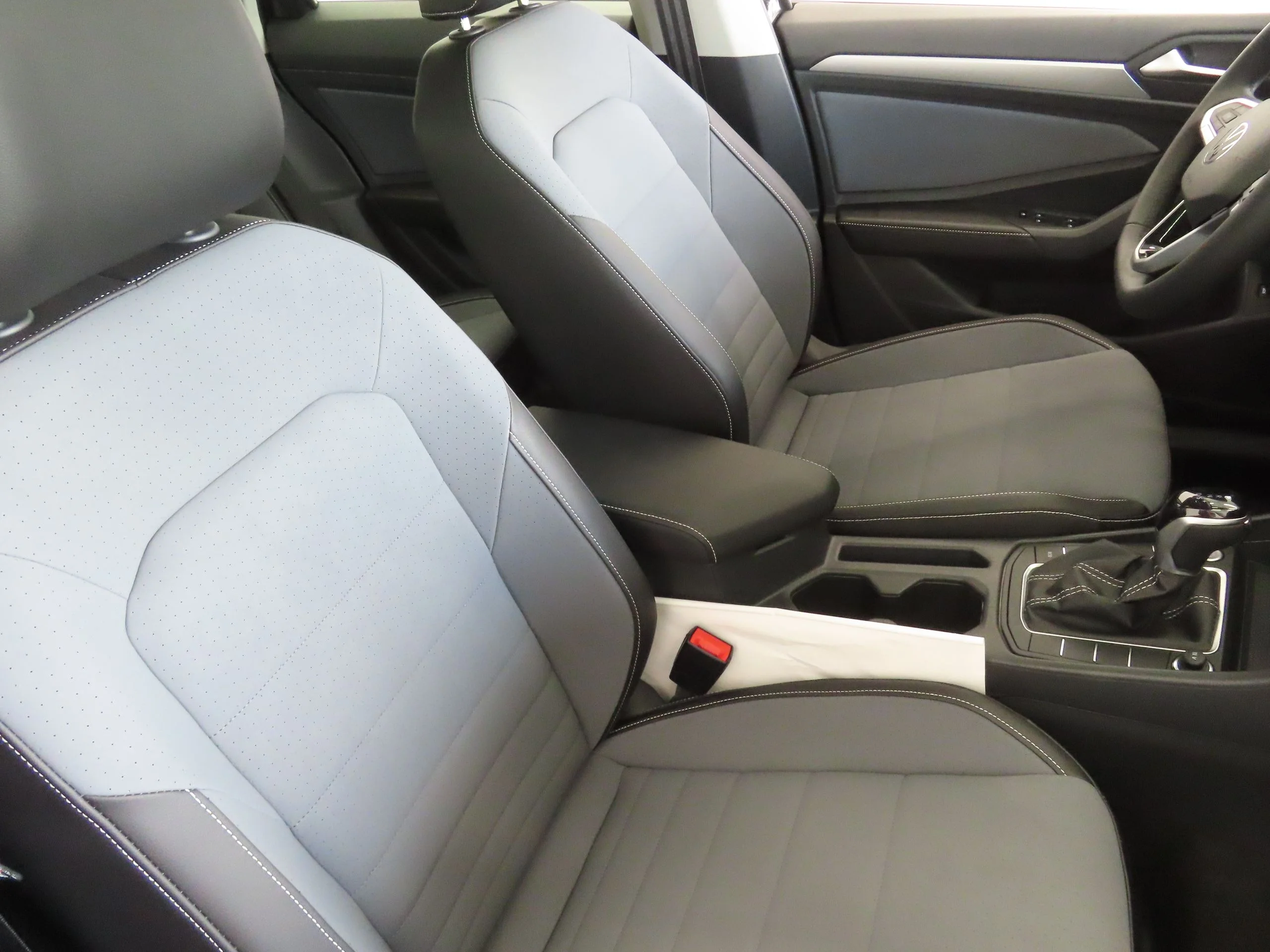 New 2026 Black Volkswagen 1.5T SE image 25