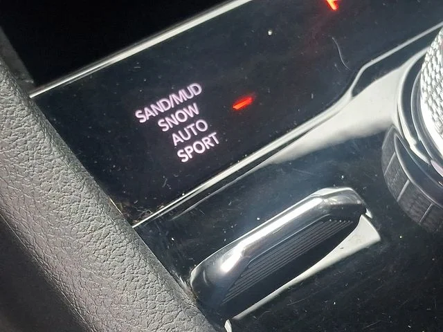 Used 2023 White Jeep Limited image 22
