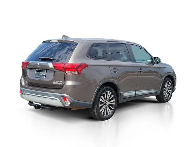 Used 2019 Brown Mitsubishi SE image 7