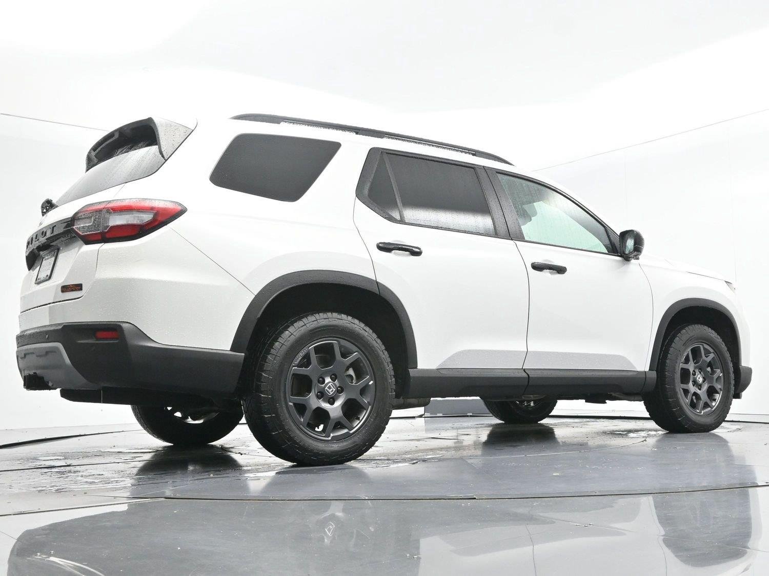 Used 2024 Platinum White Pearl Honda TrailSport image 60