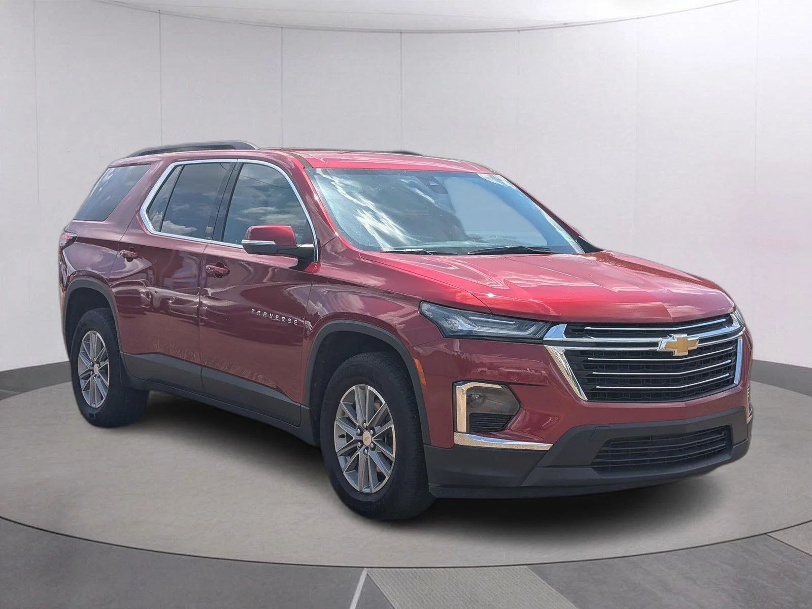 Used 2023 RADIANT RED TINTCOAT Chevrolet LT Cloth image 7