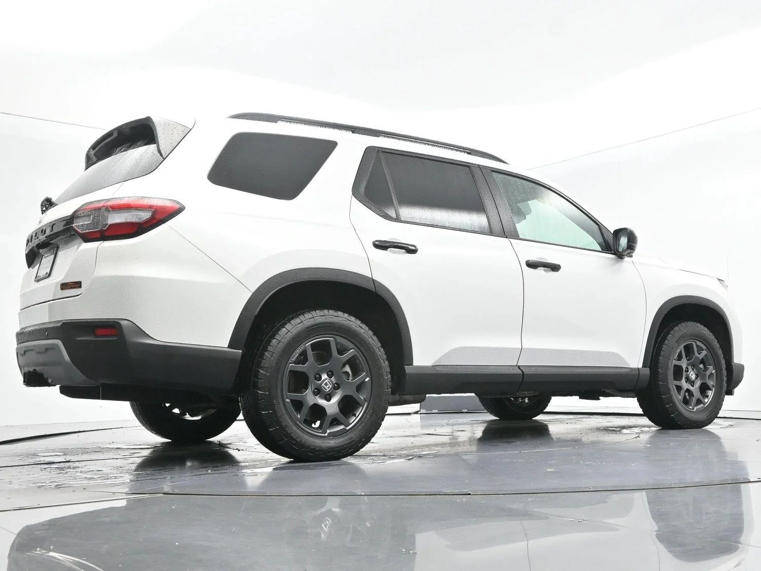 Used 2024 Platinum White Pearl Honda TrailSport image 60