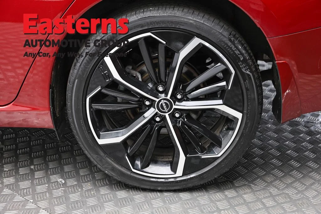 Used 2023 Red Nissan 2.5 SR image 8