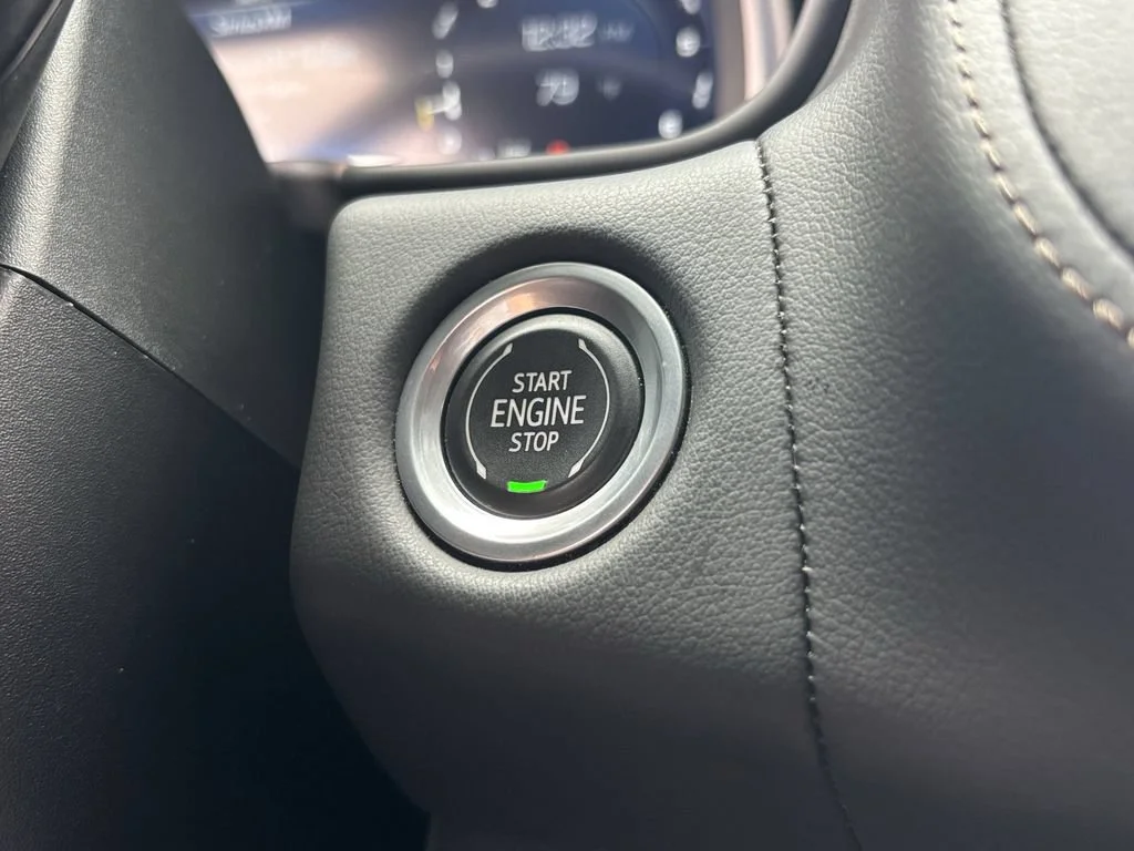 Used 2022 Black Chevrolet High Country image 36