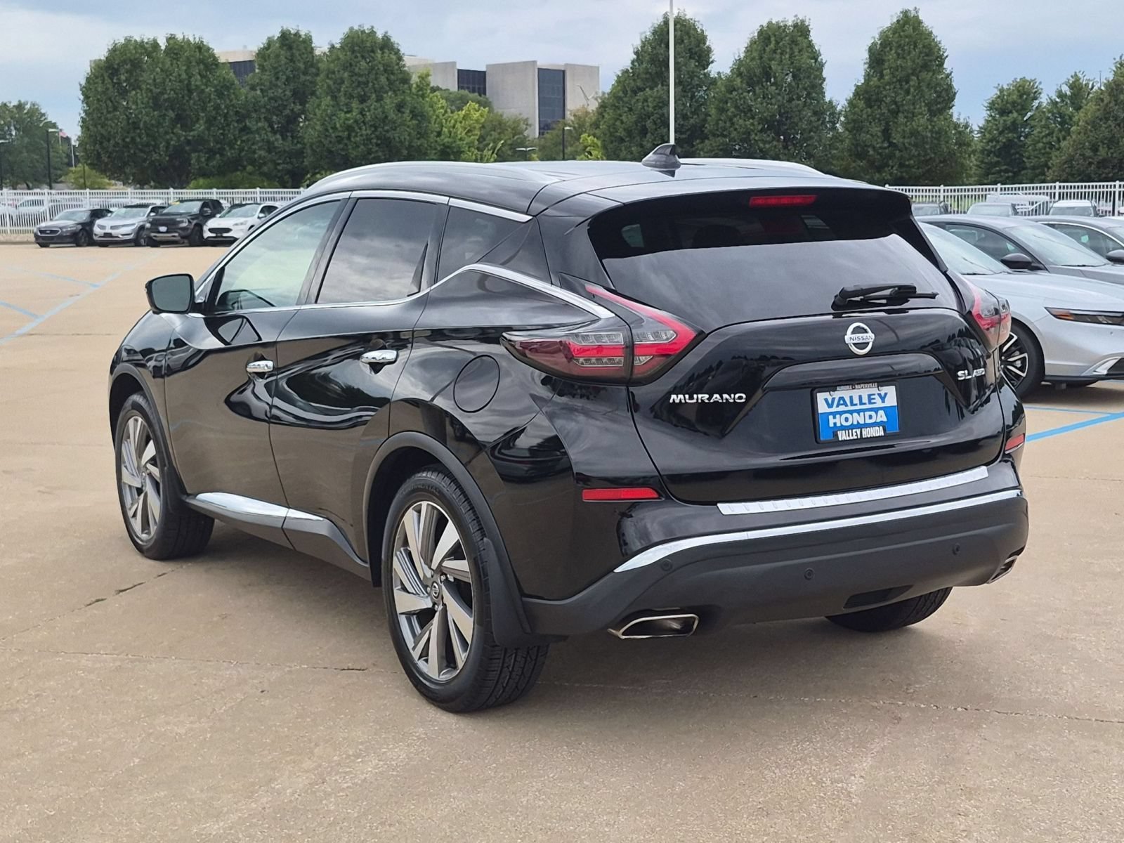Used 2020 Super Black Metallic Nissan SL AWD image 8