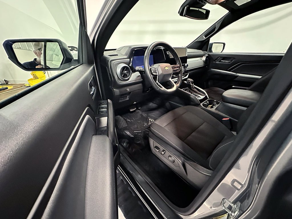 Used 2025 Gray Chevrolet LT image 20