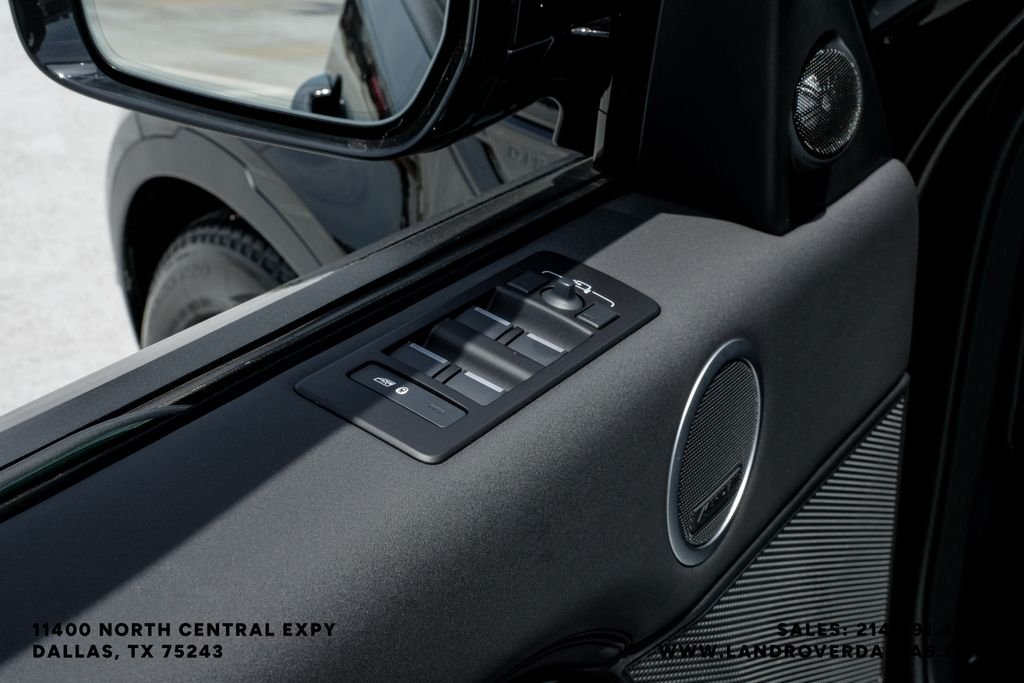 Used 2025 Black Land Rover S image 53