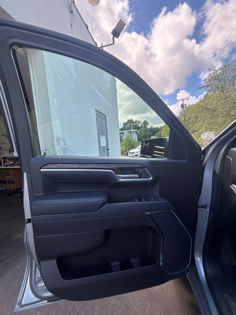 Used 2025 Sterling Metallic GMC SLT image 11