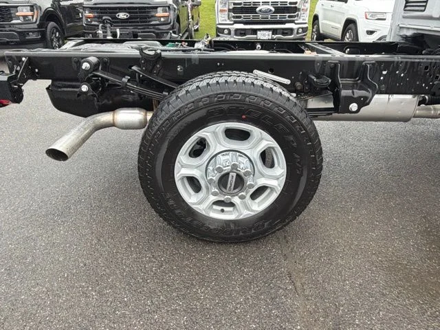 New 2026 Avalanche Gray Ford F-350® XLT image 70