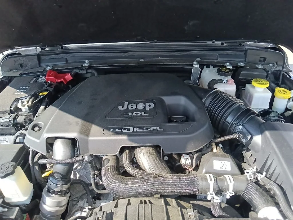 Used 2021 Gray Jeep Overland image 32