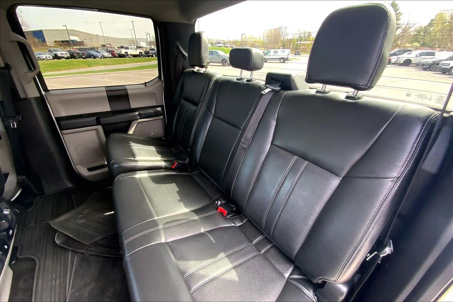 Used 2018 Oxford White Ford XL image 21