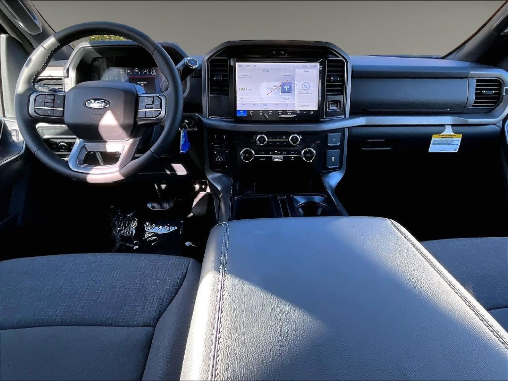 New 2026 Agate Black Metallic Ford XLT image 6